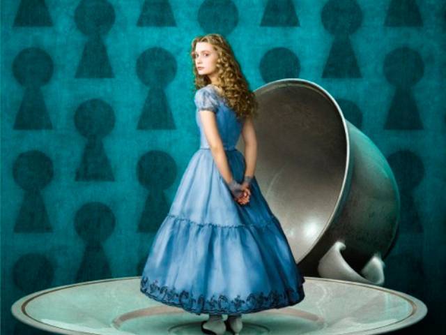 Alice in Wonderland - Mia WASIKOWSKA as Alice