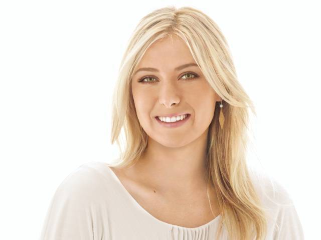 Maria Sharapova wearing Elsa Peretti mini Mesh earrings | Photo Credit: James WHITE