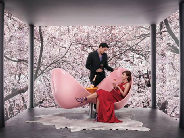 Veuve Clicquot Loveseat by Karim RASHID