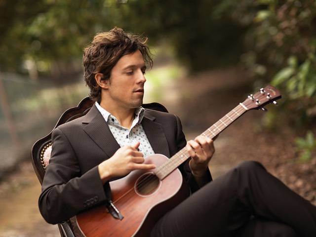 Multi-Grammy winner Jason Mraz will close the show