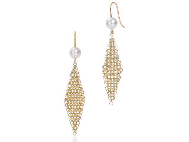 Elsa Peretti Mini Mesh earrings | Photo Credit: Josh HASKIN