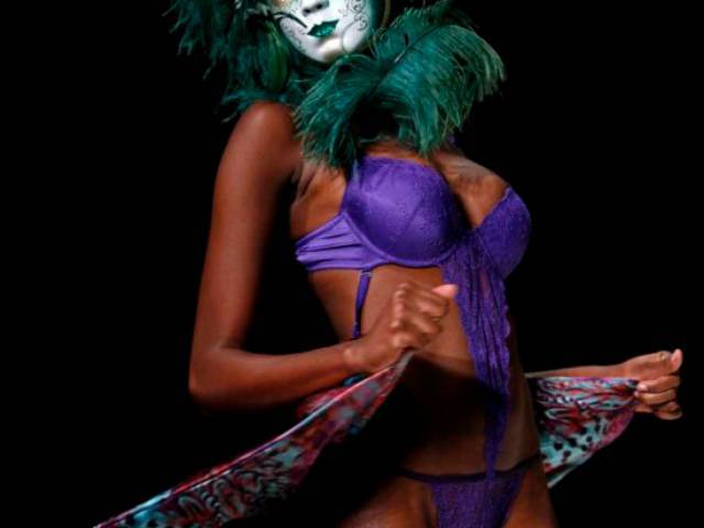 Lingerie by Suwen