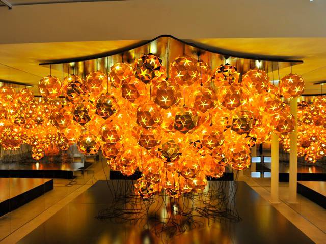 The COMET LAMP by VEUVE CLICQUOT