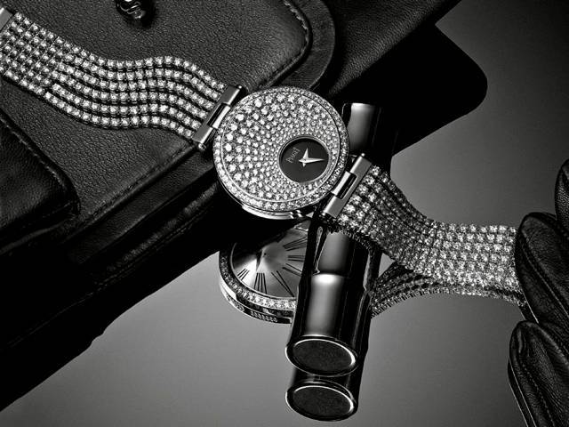 A reversible watch with a unique identity on each side
