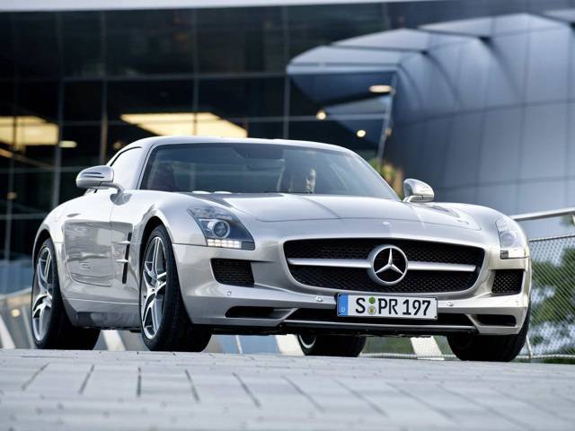 The SLS AMG by MERCEDES-BENZ
