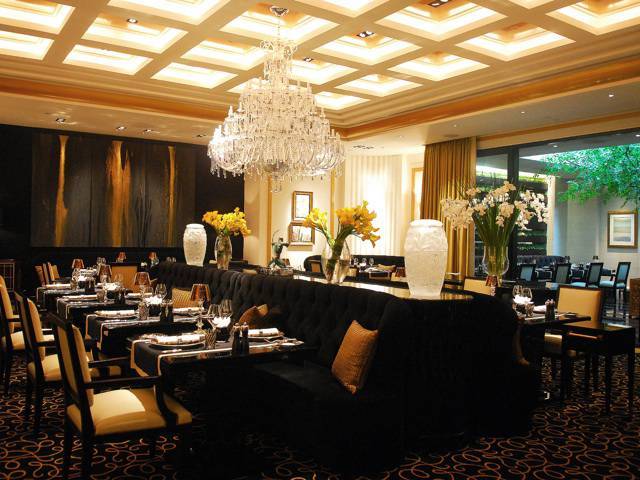 Joël Robuchon Restaurant at Resorts World Sentosa