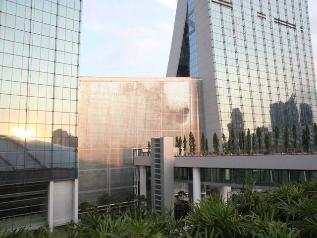 Marina Bay Sands Art | Ned Kahn, Wind Arbor