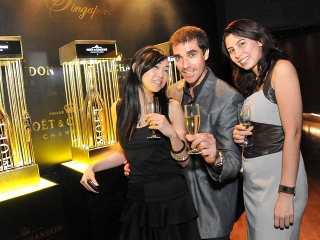 Moët Golden Nights premieres at New Asia Bar