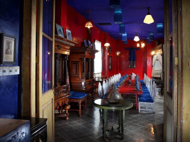 Shanghai Blue 1920 - The enchanting story of how a Shanghainese tea house ended up in Jakarta.  