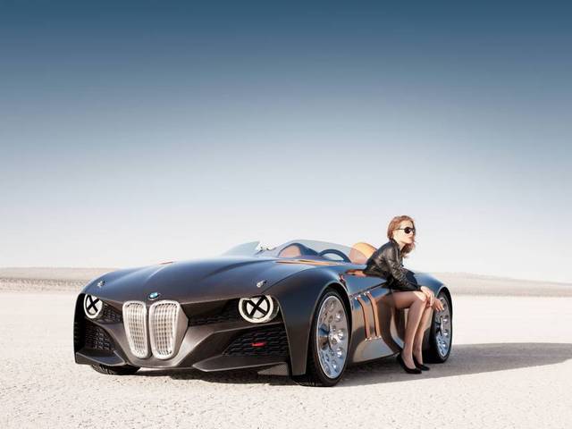 BMW is paying tribute to the BMW 328 on the occasion of its anniversary with a special model
